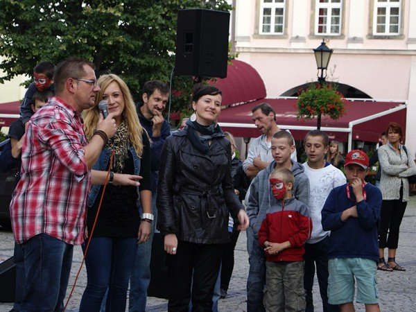 otwarte-niebo-na-placu-ratuszowym-29521