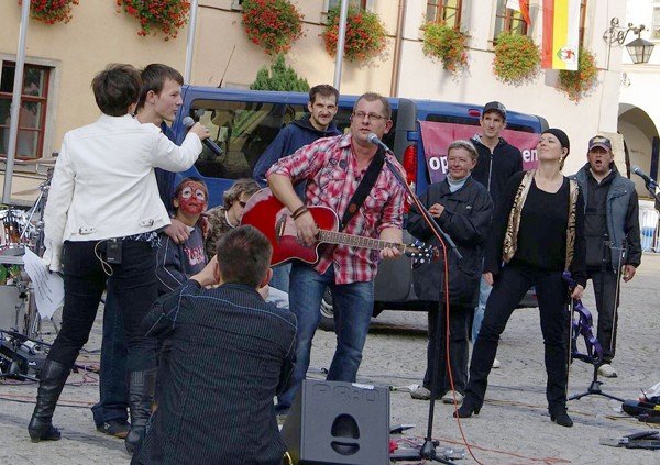otwarte-niebo-na-placu-ratuszowym-29521