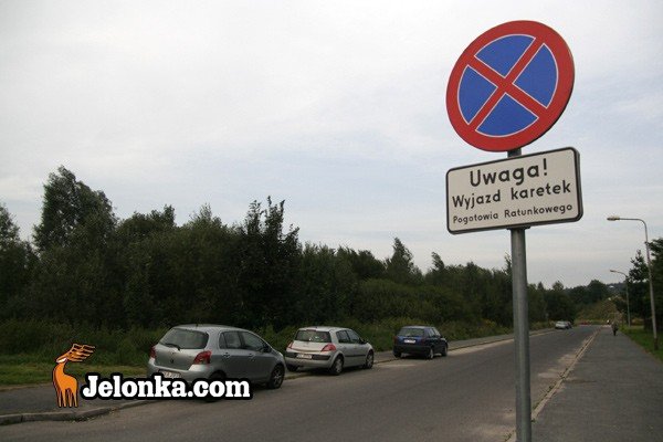 parkingowy-porzadek-przed-szpitalem-29578