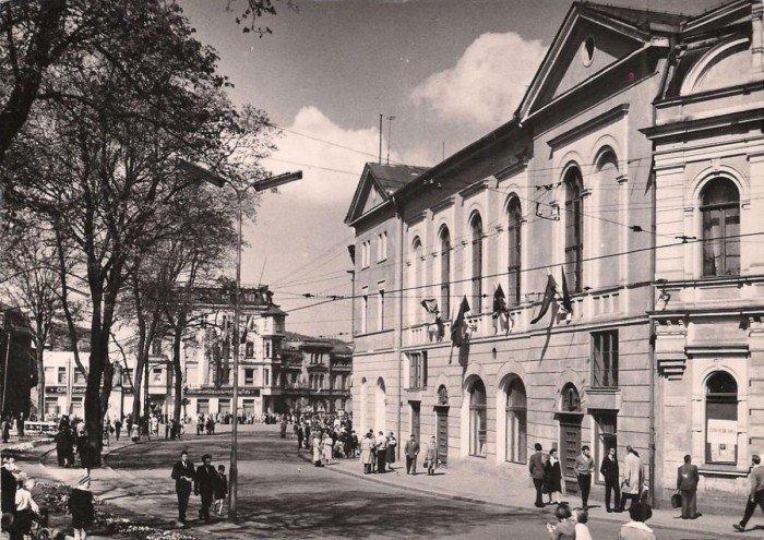 Budynek dzisiejszego JCK w latach 60. XX wieku przed przebudową, która pozbawiła go historycznego wyglądu.