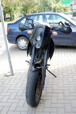 wyprzedza-na-pasach-auto-policjanta-29617