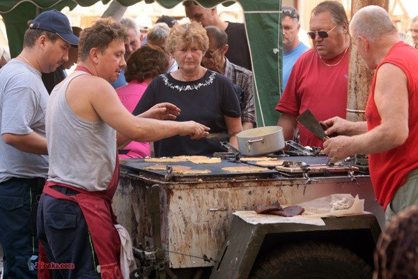 na-placu-ratuszowym-rzadza-czesi-29641