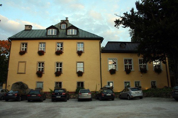 igraszka-ze-swietymi-w-barokowym-paacu-29778