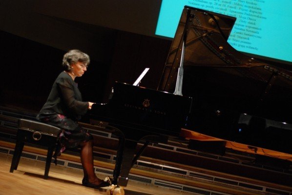 niech-pacza-dzwieki-w-twym-pianinie-29864