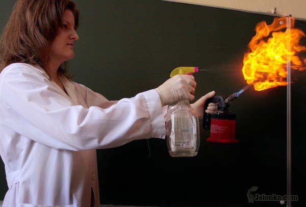 chemiczne-fajerwerki-na-dolnoslaskim-festiwalu-nauki-30132