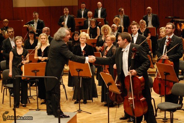 gitarowy-popis-wirtuozerii-w-filharmonii-dolnoslaskiej-30142