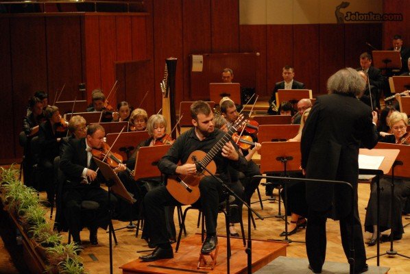 gitarowy-popis-wirtuozerii-w-filharmonii-dolnoslaskiej-30142