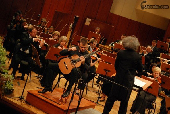 gitarowy-popis-wirtuozerii-w-filharmonii-dolnoslaskiej-30142