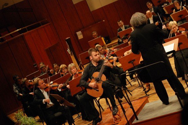 gitarowy-popis-wirtuozerii-w-filharmonii-dolnoslaskiej-30142