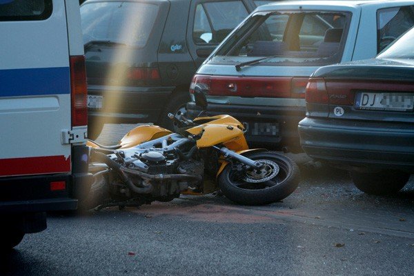 motocyklistka-w-opaach-na-ulicy-gowackiego-30147