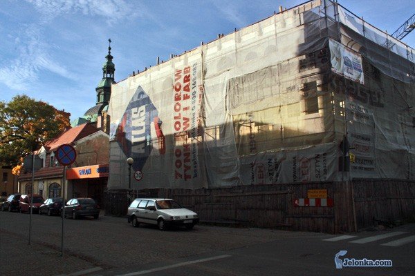 rosnie-kamienica-przed-koscioem-aski-30157