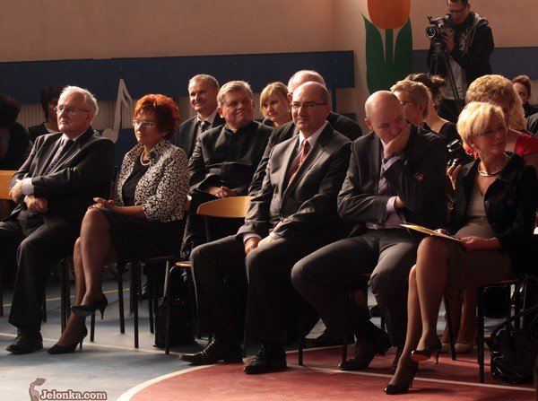 kwiaty-nagrody-zyczenia-w-dniu-edukacji-narodowej-30234