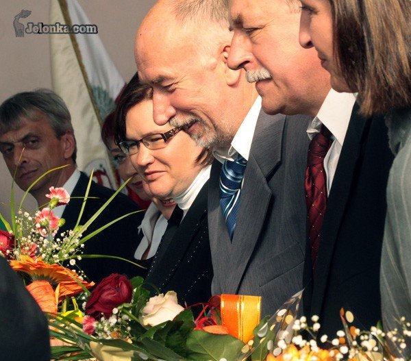 kwiaty-nagrody-zyczenia-w-dniu-edukacji-narodowej-30234