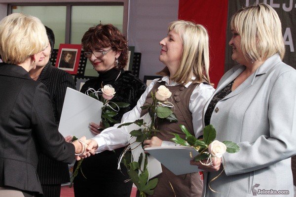 kwiaty-nagrody-zyczenia-w-dniu-edukacji-narodowej-30234