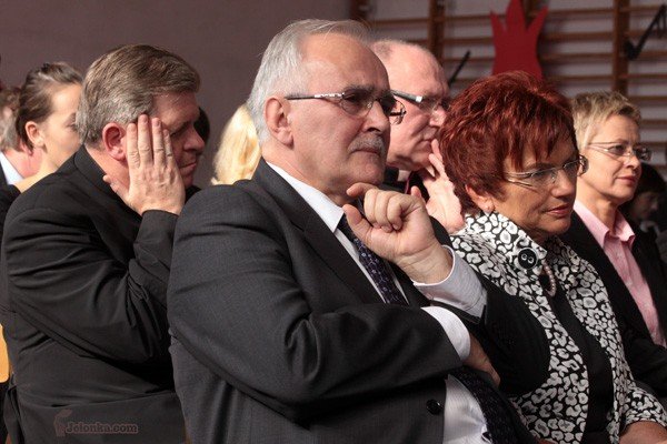 kwiaty-nagrody-zyczenia-w-dniu-edukacji-narodowej-30234