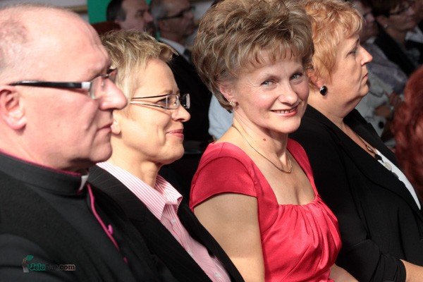 kwiaty-nagrody-zyczenia-w-dniu-edukacji-narodowej-30234