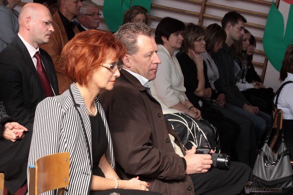 kwiaty-nagrody-zyczenia-w-dniu-edukacji-narodowej-30234