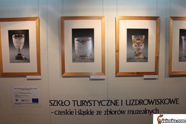 szklanka-masonow-i-dzbanek-ze-sniezka-30259