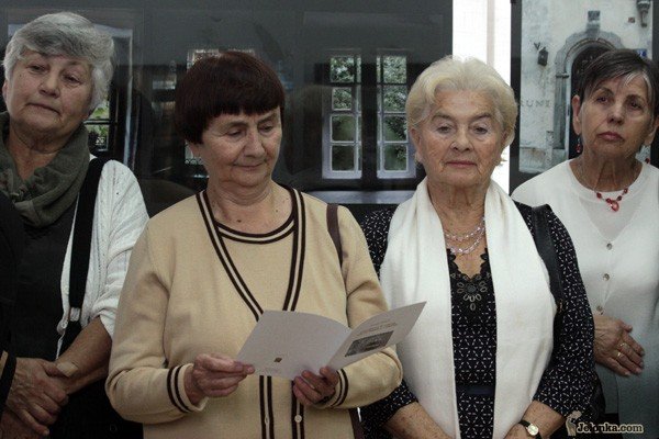otwarte-okna-i-zamkniete-drzwi-na-fotografiach-j-peikert-30298