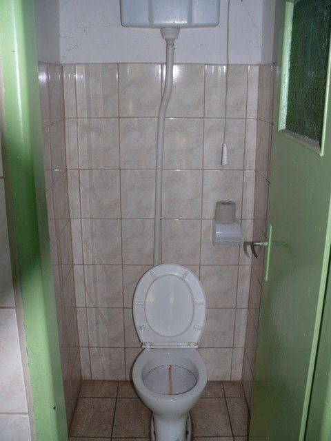 Wnętrza obiektu w dniu opuszczenia go przez KKS.