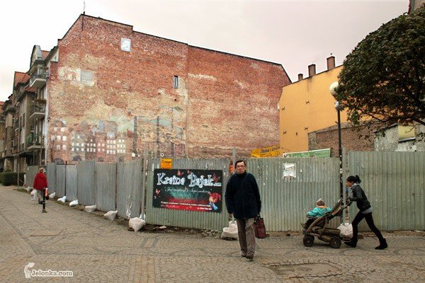 zamiast-pijackiego-skwerku-kamieniczka-30331