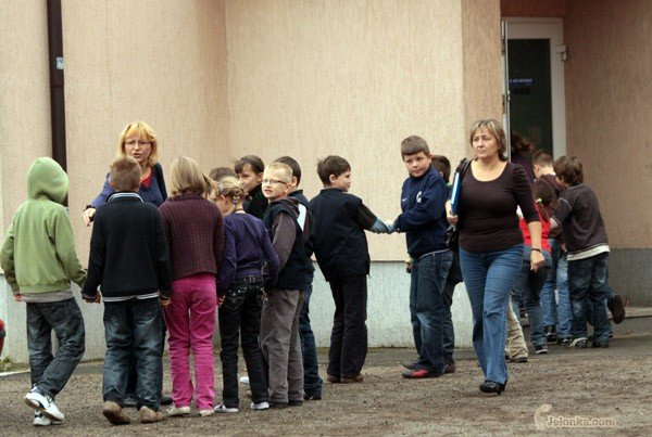 akcja-i-ewakuacja-palio-sie-w-sp-nr-10-30337