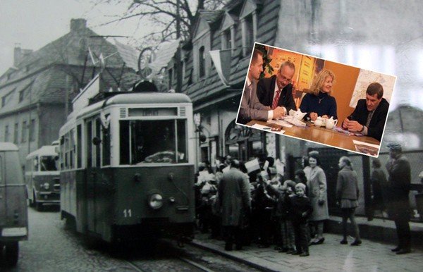29 IV 1969 rok: Pożegnanie tramwaju na przystanku przy ul. 1 Maja. Czy po ponad 40 latach z pobliskiego torowiska kolejowego ruszy nowoczesny tramwaj w kierunku Cieplic?