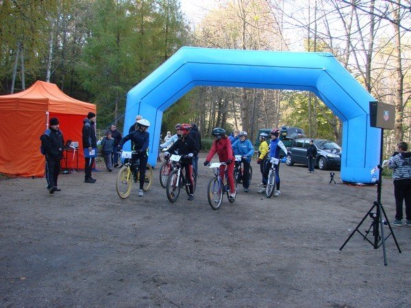 ruszyli-do-i-wyscigu-kolarskiego-pod-chojnikiem-30454