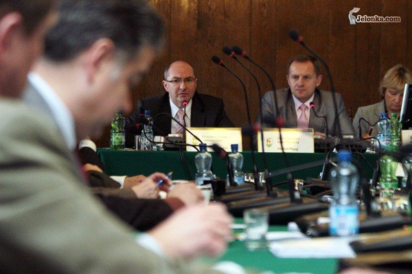 goracy-koniec-sesji-umowy-kupieckie-w-zawieszeniu-30455