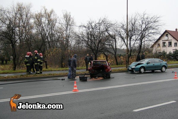 mazda-w-volkswagena-polo-na-ulicy-wolnosci-30659