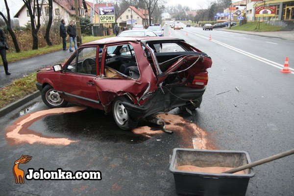 mazda-w-volkswagena-polo-na-ulicy-wolnosci-30659