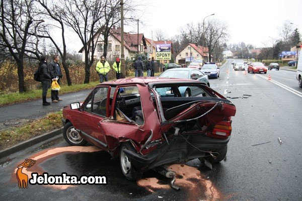 mazda-w-volkswagena-polo-na-ulicy-wolnosci-30659