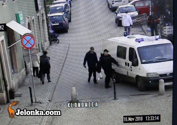 szala-z-siekiera-w-centrum-miasta-30704