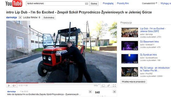 promocja-szkoy-z-ciagnikiem-w-tle-30742
