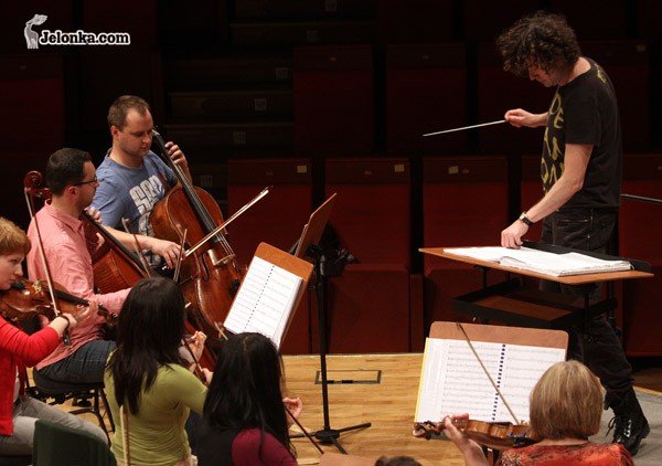 piotr-rubik-i-nasi-filharmonicy-zagraja-w-koszycach-30784