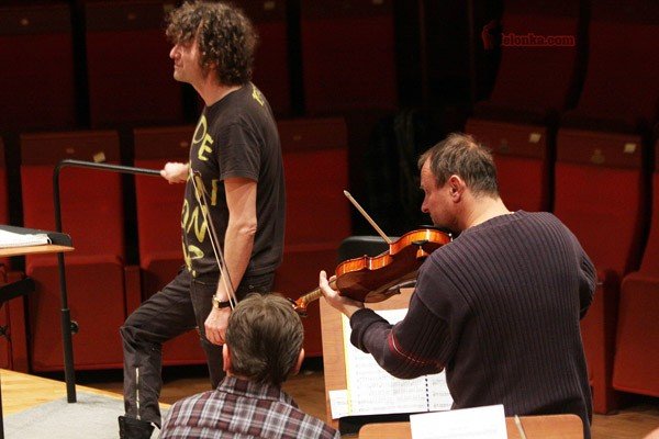 piotr-rubik-i-nasi-filharmonicy-zagraja-w-koszycach-30784
