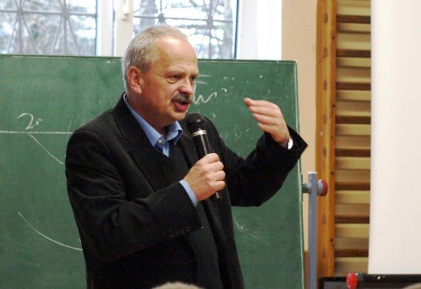 kandydat-wykadowca-bez-agitki-politycznej-30861