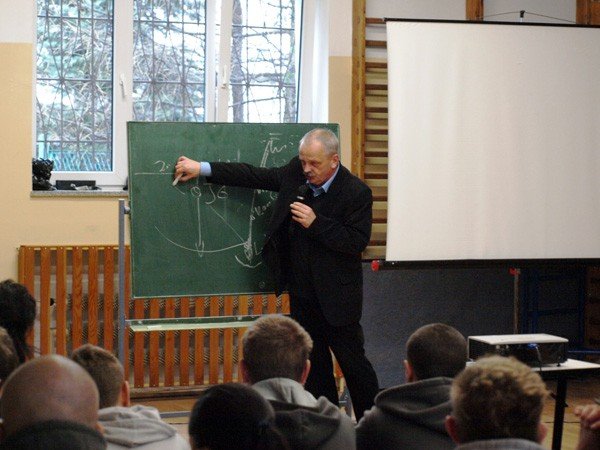 kandydat-wykadowca-bez-agitki-politycznej-30861