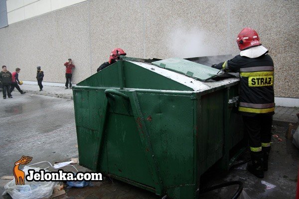 nie-parkujcie-przy-smietnikach-dym-nad-jyskiem-30895