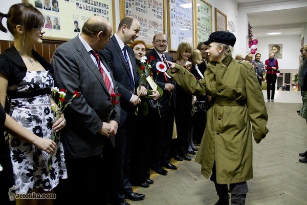 nasze-dzieje-na-pietrach-poruszajacy-happning-w-ii-lo-30913