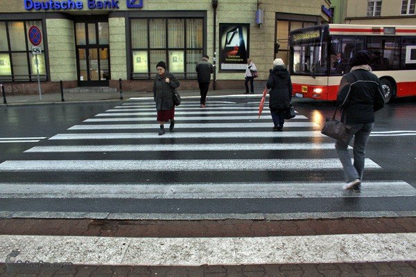 pasy-przed-zebrami-dla-bezpieczenstwa-niewidomych-30923