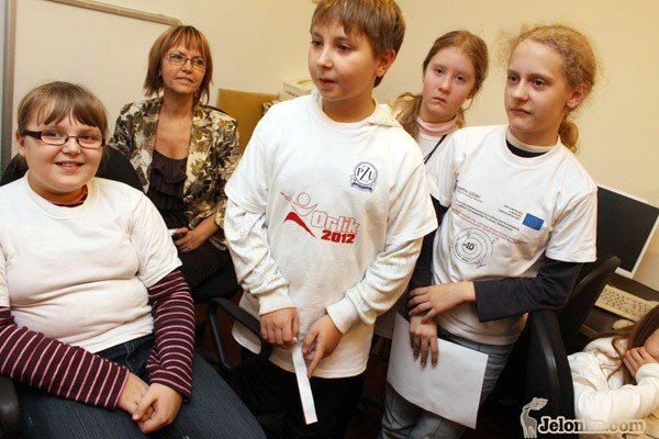 uczniowie-dziesiatki-w-naszej-redakcji-30977