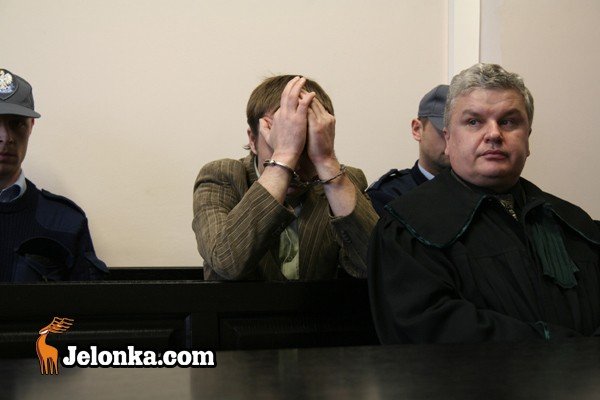 z-siekiera-na-lokatorow-agresor-usysza-wyrok-30979