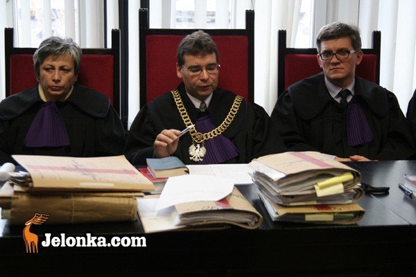z-siekiera-na-lokatorow-agresor-usysza-wyrok-30979