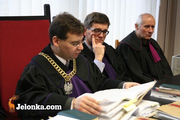 z-siekiera-na-lokatorow-agresor-usysza-wyrok-30979