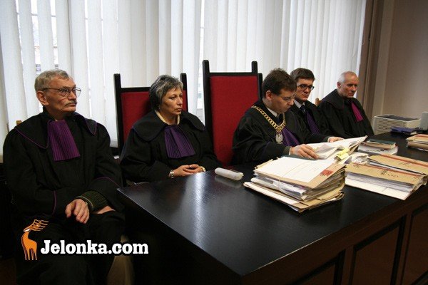 z-siekiera-na-lokatorow-agresor-usysza-wyrok-30979
