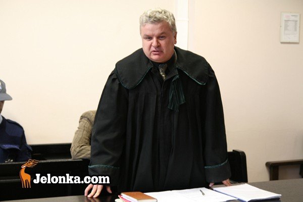 z-siekiera-na-lokatorow-agresor-usysza-wyrok-30979