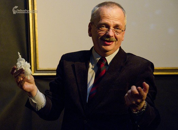 kandydaci-lali-wosk-polityczne-andrzejki-na-dworcu-31098