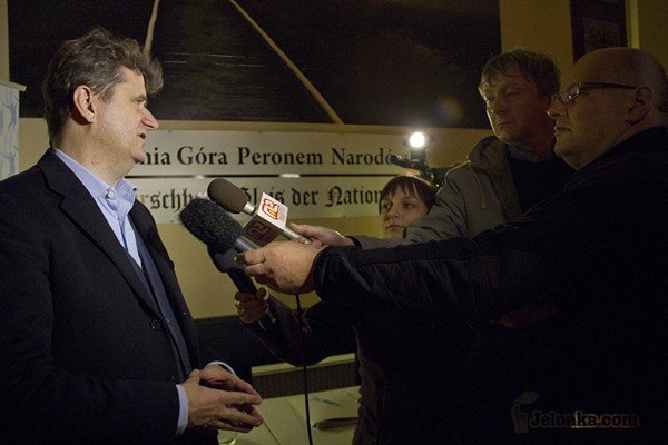 w-boju-o-polske-nowoczesna-pose-skandalista-u-nas-31137
