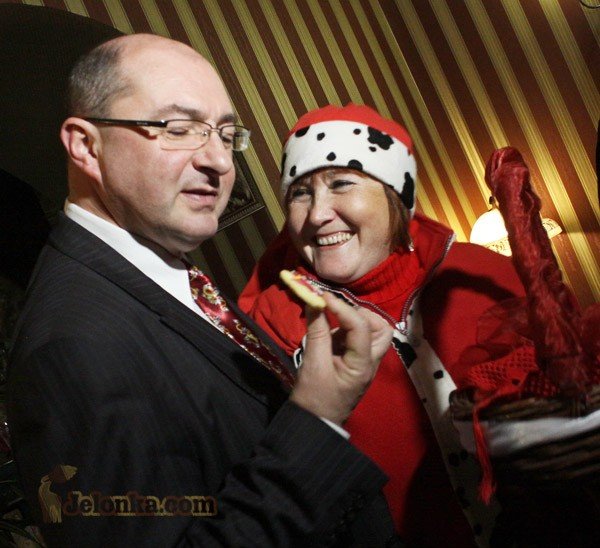 Marek Obrębalski i radna Danuta Wójcik w wyborczą noc w sztabie Razem dla Jeleniej Góry.